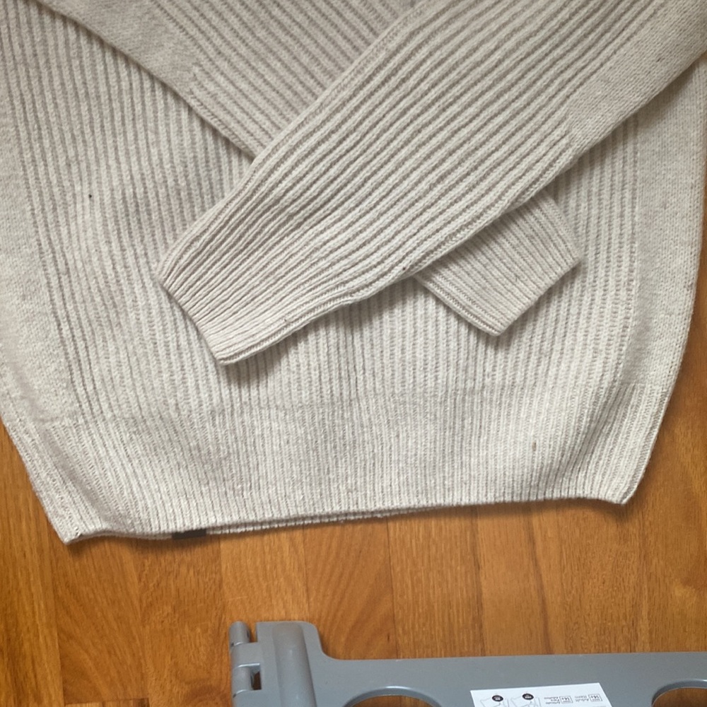 - NWT Victorinox lambs wool sweater offwhite size large - Picture 6 of 7